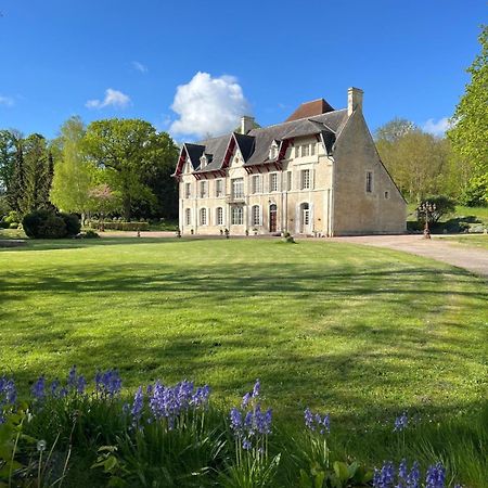 Chateau Du Mesnil Soleil , Gites Et Chambres D'Hotes Damblainville Exterior foto