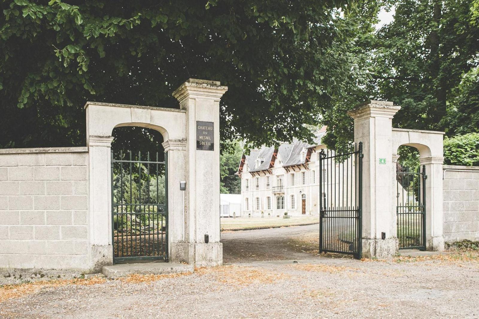 Chateau Du Mesnil Soleil , Gites Et Chambres D'Hotes Damblainville Exterior foto