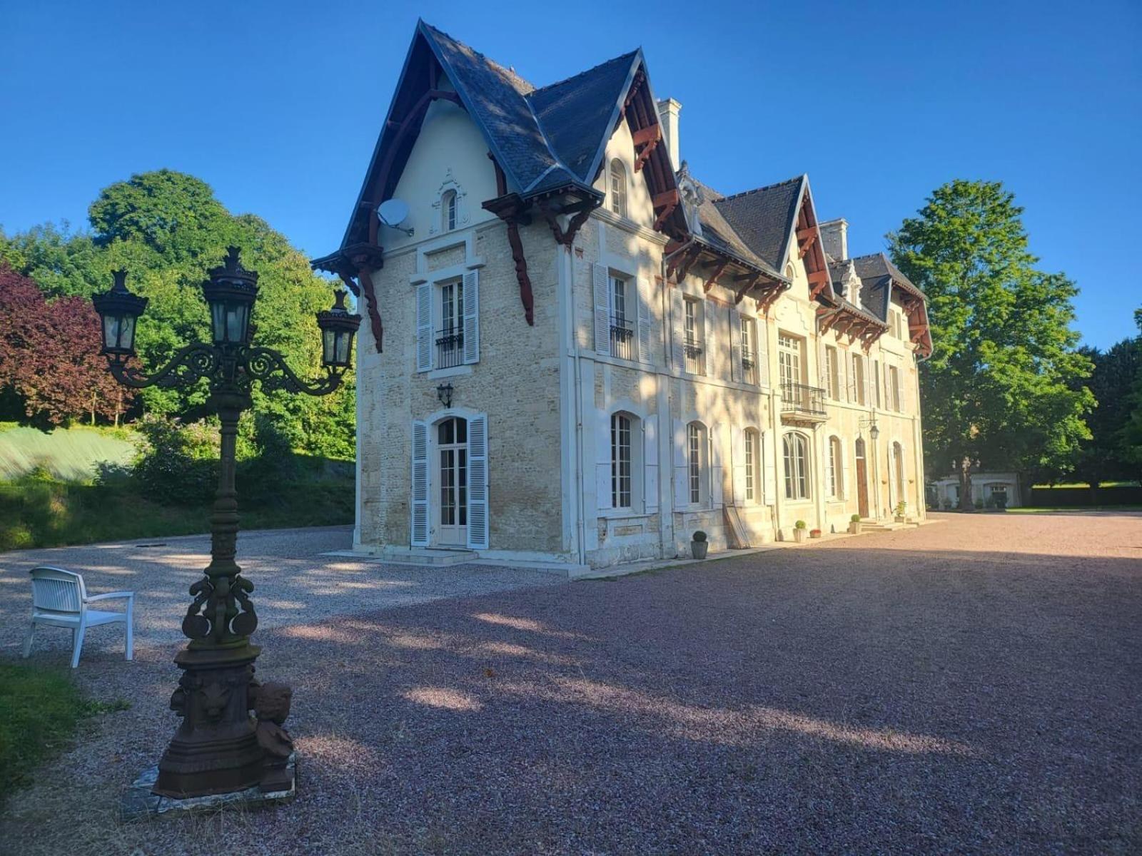 Chateau Du Mesnil Soleil , Gites Et Chambres D'Hotes Damblainville Exterior foto