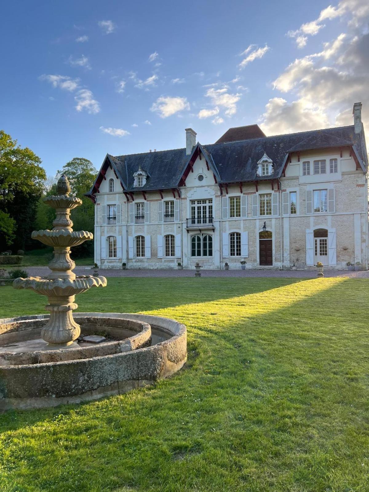 Chateau Du Mesnil Soleil , Gites Et Chambres D'Hotes Damblainville Exterior foto